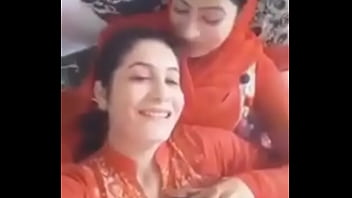 Tante Desi Yang Menggoda