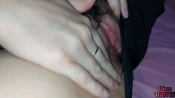 Adik Tiriku Yang Seksi Dari India Memamerkan Kemolekannya Dengan Baju Ketat