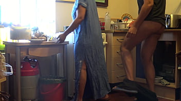 Pembantu Muslim Turki Menggairahkan Dihardiki Bos Gatel Di Dapur