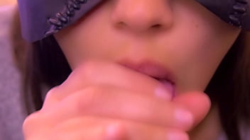 Tetesan Sperma Jepang Membanjiri Mulutku