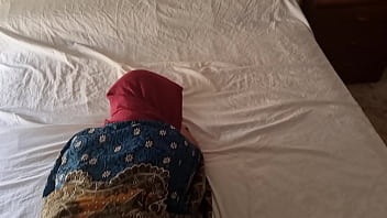 Bercinta Dengan Perempuan Berhijab Untuk Satu Pria Putih