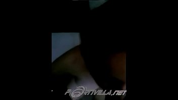 Bidadari India Yang Menggairahkan Menggoda Teman Suaminya Dengan Rayuan Seksi