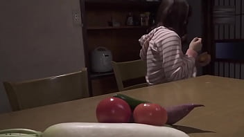 Istri Jepang Selingkuh Dengan Petani Gagah Di Ladang