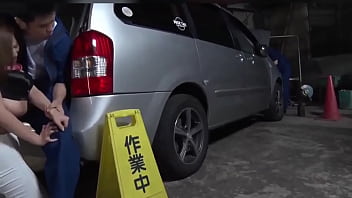 Istri Jepang Selingkuh Ngentot Dengan Montir Kontol Besar