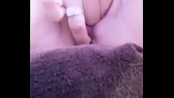 Perempuan Jalang Itu Mengirimiku Video Memohon Untuk Dikentut