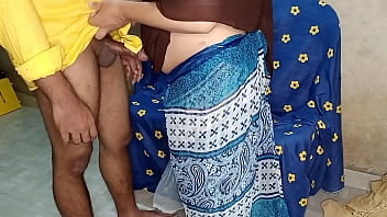 ससुराल में दामाद ने अपनी सास को जबरदस्ती चोदा, उसकी चीखें पूरे मोहल्ले में गूंज उठीं