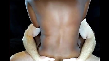 Sesi Panas Di Kat’s Playhouse: Tontin Aku Dihajar Gila-gilaan Sama Cowok Kulit Putih Di Depan Penonton!