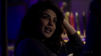 Prinyanka Chopra Digencet Habis-habisan Gaya Desi India