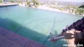 Nenek Tiri Gatel Minta Dientot Cucu Tirinya