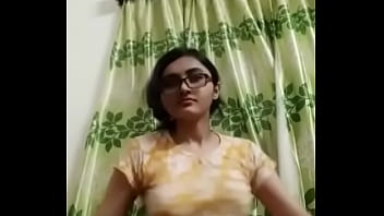 Payudara Seksi Desi Yang Menggoda