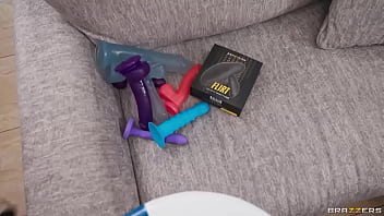 Ngentot Natal Ala Brazzers Part 1: Jennifer White Dan Cubbi Thompson Siap Bikin Kamu Klepek-klelep! Buruan Pakai Kode Xvpromo Buat Dapetin Diskon Gila-gilaan Di Situs Resminya!