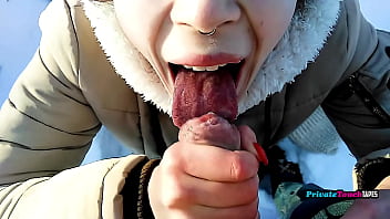 Tante Girang Rusia Suka Kasih Servis Ngentot Di Luar Rumah