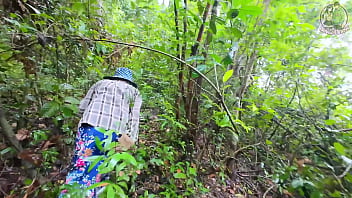 Gadis Thai Jalan-jalan Di Hutan, Mampir Ngentot Dulu Sebelum Petik Jamur