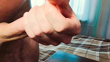 Mau Aku Tumpahin Isi Pelirku Dalem-dalem Pas Kau Terbaring Di Meja