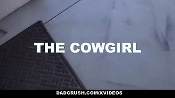 Gadis Desa Nakal (tali Dova) Menggoda Dan Menghisap Kontol Ayah Tirinya Yang Berdasi