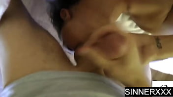 Ibu Tiri Nakal Mengisap Batangmu Sampai Tuntas Saat Ayah Mandi