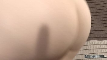 Putri Tiri Yang Bergairah Karla Kush Menemukan Rahasia Mesum Ayahnya!