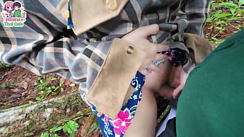 สาวไทยหลงป่าไฟกำเริบ กระหายเซ็กส์จนต้องสวาทกันกลางป่าลึก