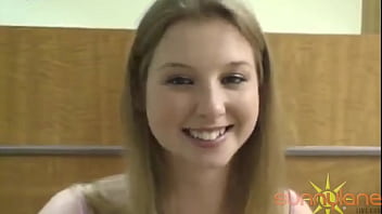 Sunny Lane Si Pirang Hot Membungkuk Dan Siap Dihardcore Di Ruang Rawat Inap!