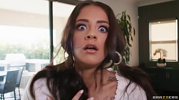 Menggila Dengan Pengasuh Nakal Ryan Reid / Brazzers / Masukkan Kode Xvpromo Di Situs Resmi Untuk Diskon