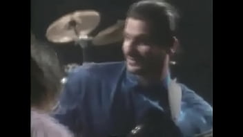 Perang Tari Dua Gadis Seksi Yang Menggoda Dengan Irama Jazz Chick Corea Yang Menghentak