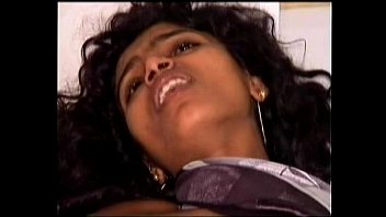 Gadis Desi Yang Panas Dan Menggairahkan