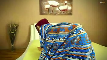 Tarian Bergoyang Seksi Dengan Hijab Yang Menggoda