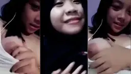 Gadis Berhijab Imut Yang Menggoda