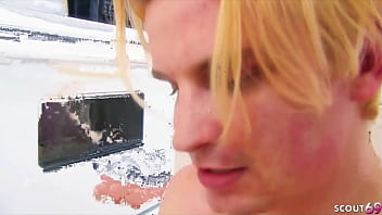 Anak Tiri Perjaka Menggoda Ibunya Untuk Bercinta Perdana Saat Hanya Berdua Di Rumah