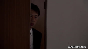 Pegawai Kantor Yang Bosan Dengan Pekerjaannya Mencari Sensasi Dengan Memuaskan Hasratnya