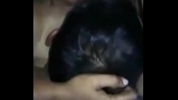 Suami India Yang Rela Istrinya Dikentut Orang Lain