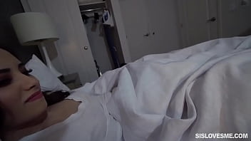 Gairah Tersembunyi Aria Lee: Nafsu Membara Untuk Kakak Tirinya