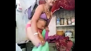 Desi Bhabi Yang Panas Dan Menggoda