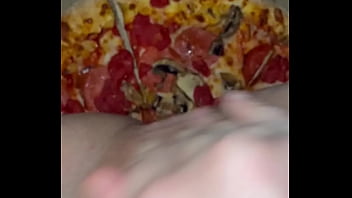 Putri Arab Yang Nakal Menggoda Di Los Angeles: Asmr Makanan Panas, Remaja Perawan Main Pizza, Coklat, Es Krim, Persik, Dan Keju Untuk Masturbasi Fetish Yang Liar