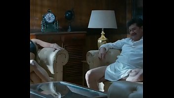 Gadis India Yang Menggoda Dengan Lekuk Tubuh Memikat