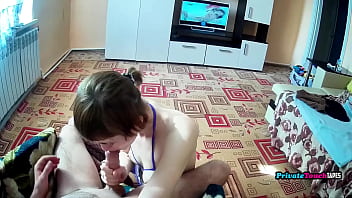 Ranjang Pagi Buta, Gadis Rusia Kurus Bergaun Jaring Ikan Menghisap Hingga Crot Di Mulutnya