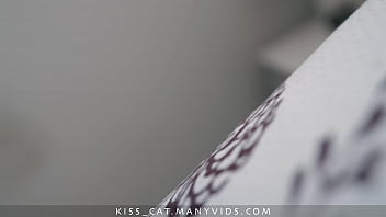 Kaget! Anak Tiriku Masuk Kamar Dan Menggoda Di Ranjang Saat Subuh