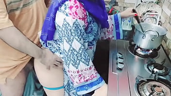 Pembantu India Desi Dihardiki Di Dapur