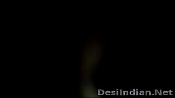 Tante Desi Ditekan Payudaranya Dan Dihisap Putingnya