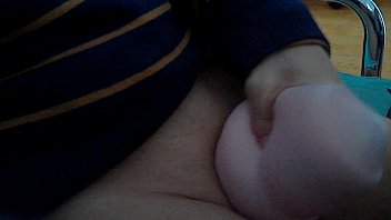 Cowok Asia Mandi Sendiri Di Depan Kamera, Ayo Lihat Dia Mainin Burungnya