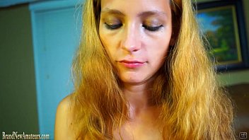 Ibu Berpayudara Besar Dihardiki Di Sofa Casting