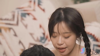 Yuli Remaja Tiongkok Seksi Dalam Seragam Bercinta Liar Dengan Pacarnya.