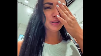 Orang Rusia Asyik Berpesta Dan Bersenang-senang