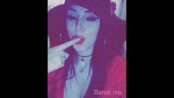 Gadis Arab Montok Dengan Payudara Besar Video Panas Menggoda