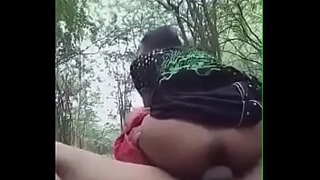 Gadis Desi Yang Menggoda Dengan Gairah Tak Tertahankan