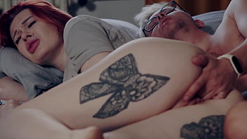 Ibu Tiri Merah Merahmu Mengoceh Keras Dan Nyaring Saat Dientot Ganas