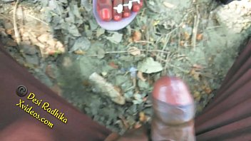 Gadis India Desi Binal Digilir Di Hutan Masih Berbalut Saree