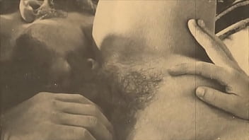 Fantasi Mesra Dengan Saudari Tiri Bergaya Retro