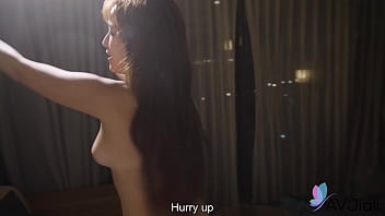 Jinbaona Tiongkok Yang Montok Menikmati Ereksi Keras Yang Memuaskan Hasratnya.