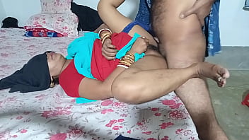 दोस्त की बीवी की गर्म मुलाकात: जब वो मेरे घर आई तो हुई जबरदस्त धाँसू चुदाई, हिंदी में गहरी आवाज़ के साथ